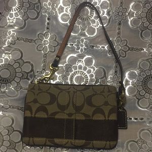 Coach wristlet Brown/Beige mint no tear or wear